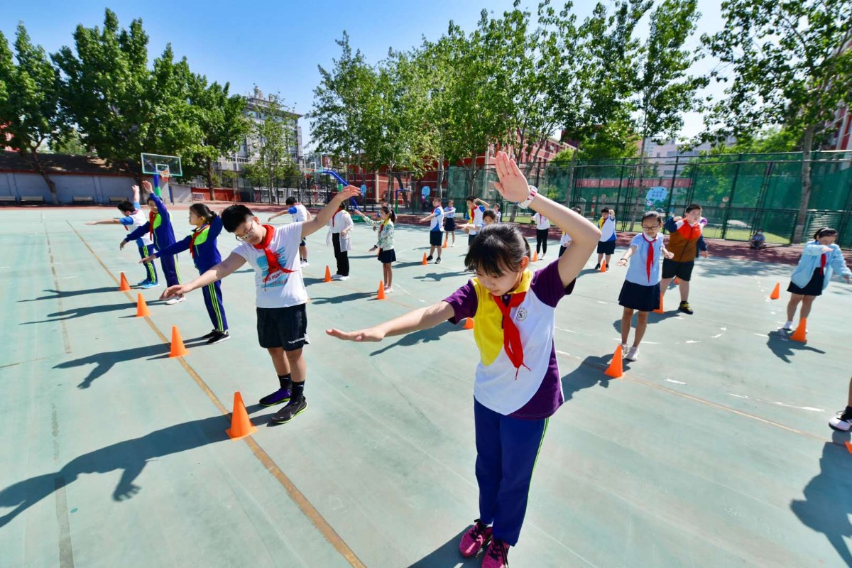 科学网—今年天通苑小学学生首次在操场做集体操 - 黄安年的博文