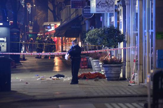 伦敦市中心跨年夜发生持刀袭击事件，3人受伤