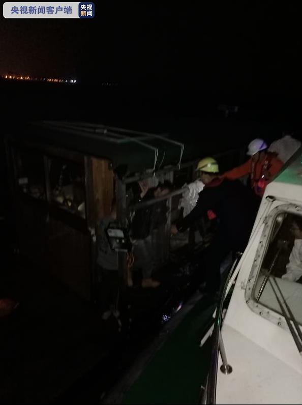 渔船失去动力无法返航，船上11人已成功获救
