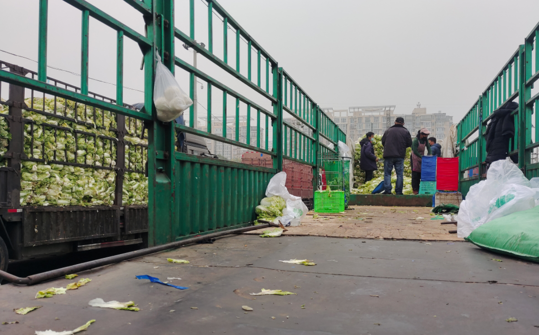 北京新发地市场蔬菜平均价下降4% “蔬菜红包”效果初显