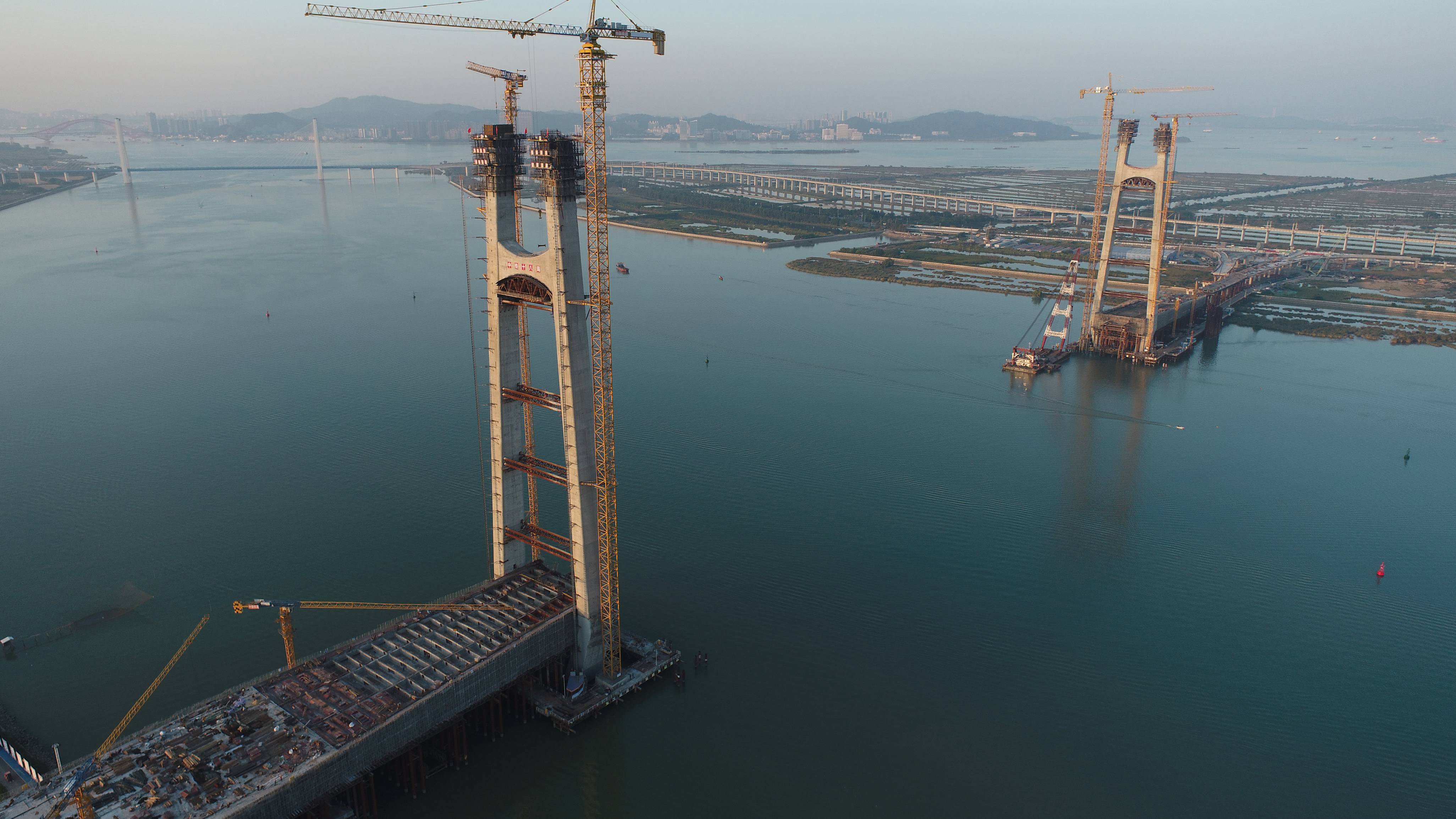 南沙红莲大桥主塔顺利封顶 将于2022年建成通车